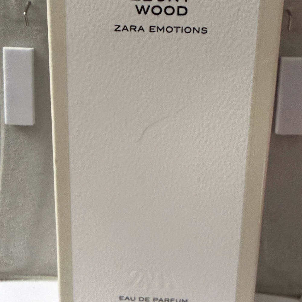 Women Zara Ebony Wood Eau de Parfum – Cream White Bottle